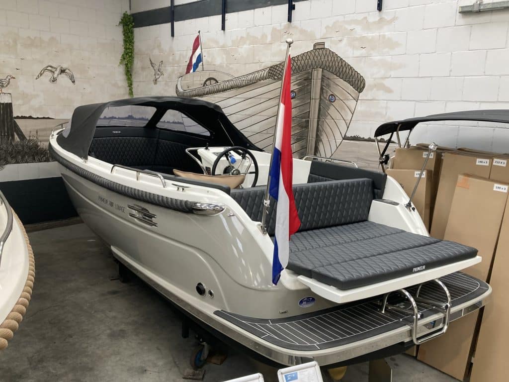 Primeur 700 lounge in de kleurstelling Steengrijs wit.