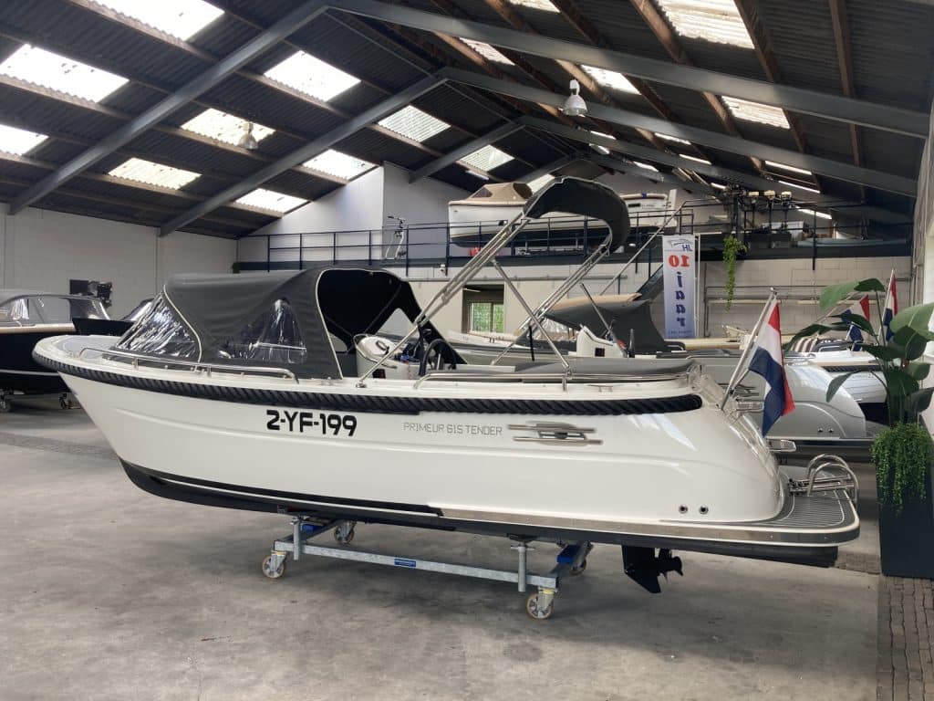 Primeur 615 met Suzuki 60 pk.